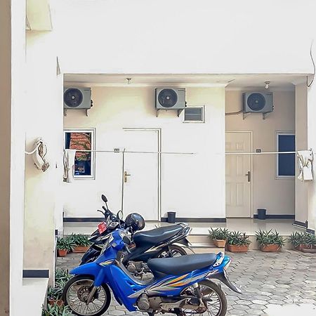 Waringin Guest House Tegal Mitra Reddoorz Esterno foto