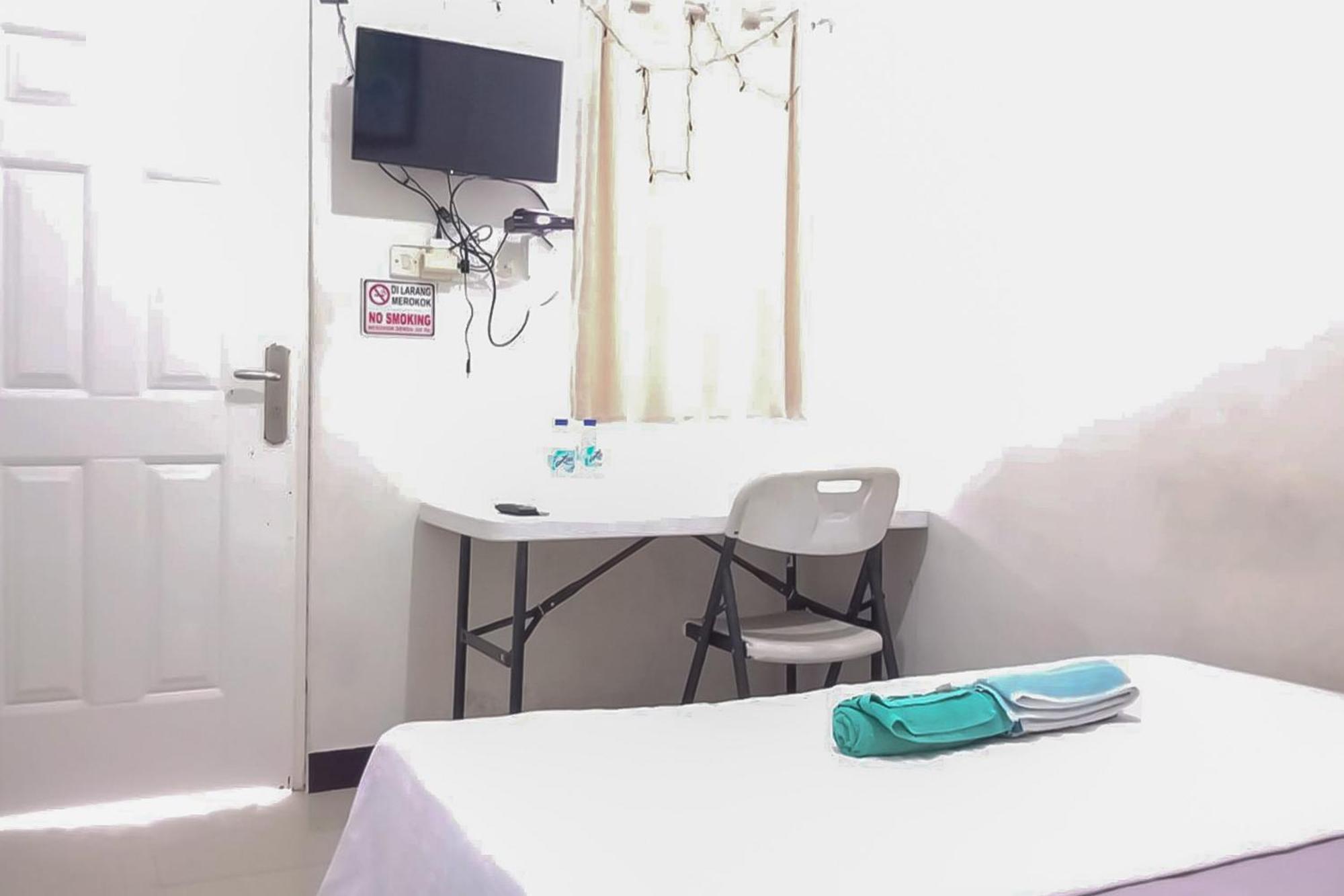 Waringin Guest House Tegal Mitra Reddoorz Esterno foto
